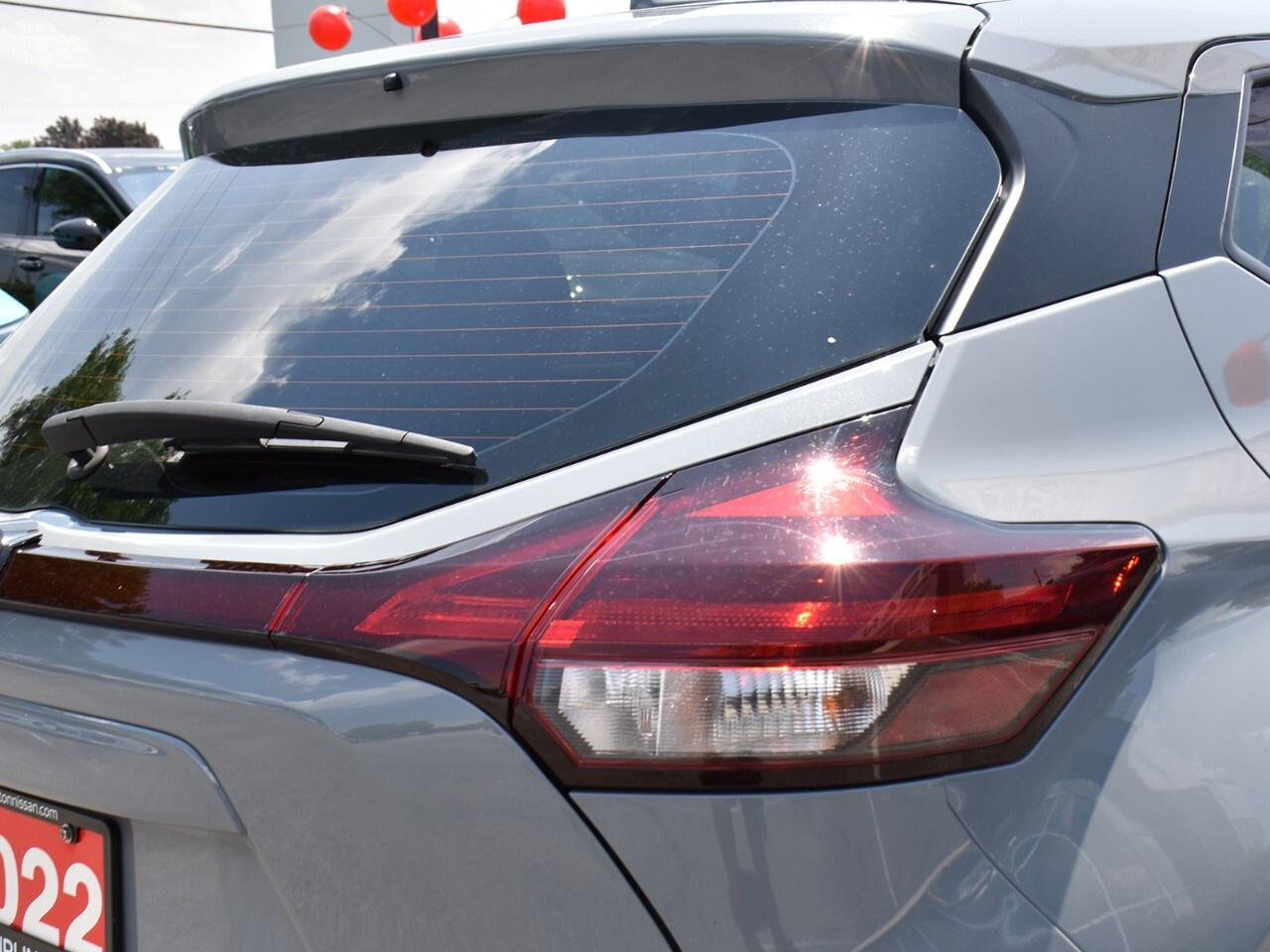 2022 Nissan Kicks S FWD, APPLE CARPLAY, GREAT ON FUEL Photo
