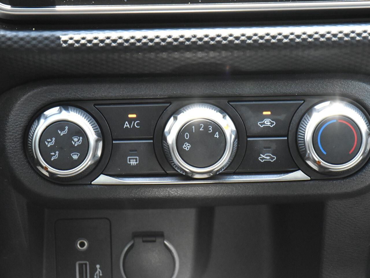 2022 Nissan Kicks S FWD, APPLE CARPLAY, GREAT ON FUEL Photo