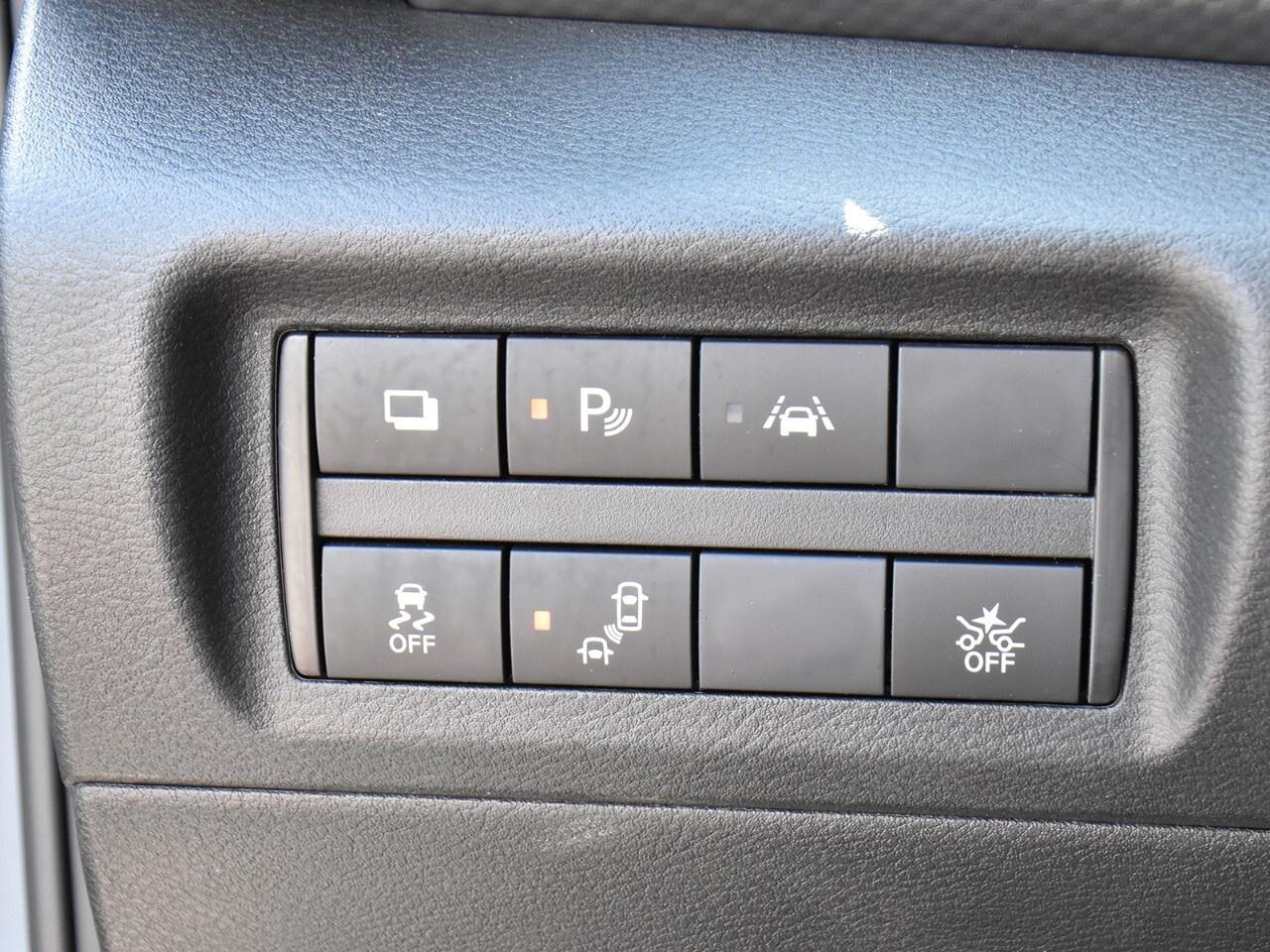 2022 Nissan Kicks S FWD, APPLE CARPLAY, GREAT ON FUEL Photo