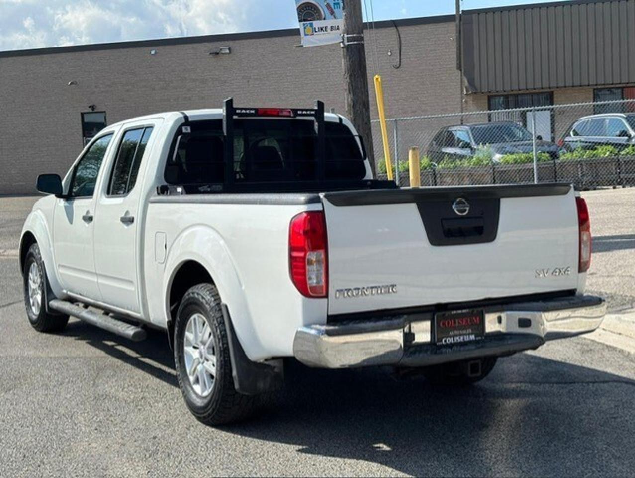 2014 Nissan Frontier SV 4WD CREW CAB LONG BOX-1 OWNER-CERTIFIED!! Photo3