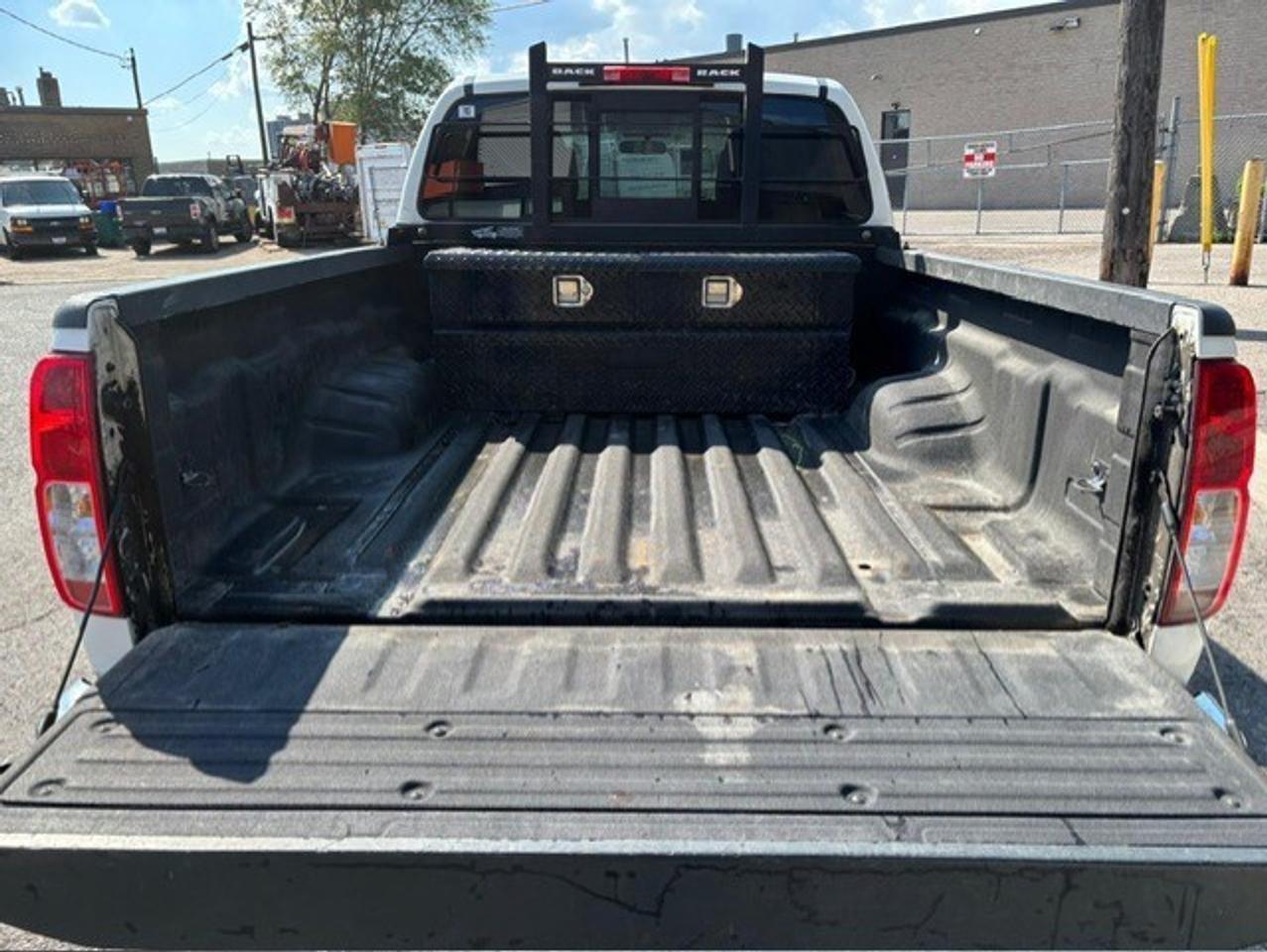 2014 Nissan Frontier SV 4WD CREW CAB LONG BOX-1 OWNER-CERTIFIED!! Photo