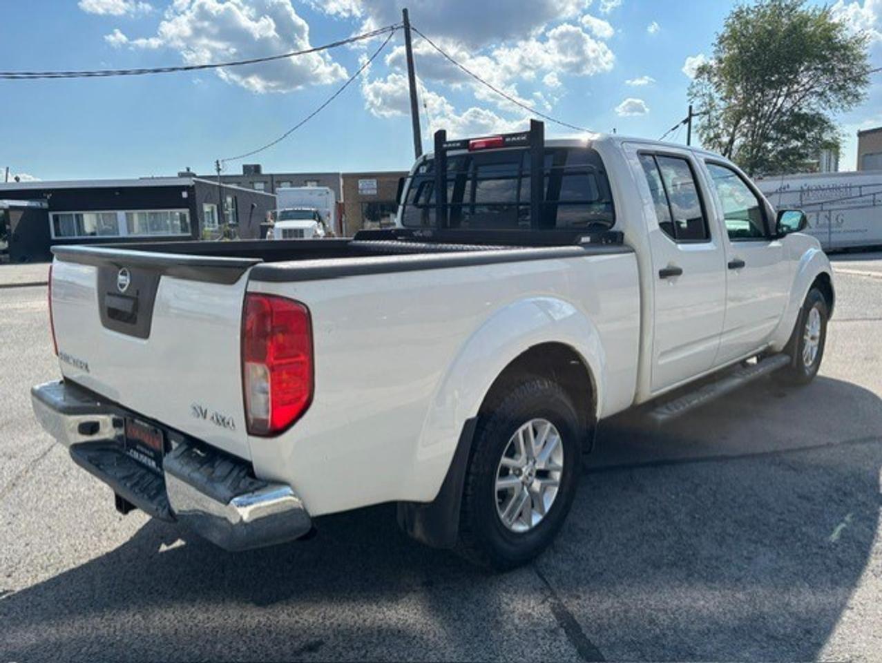 2014 Nissan Frontier SV 4WD CREW CAB LONG BOX-1 OWNER-CERTIFIED!! Photo