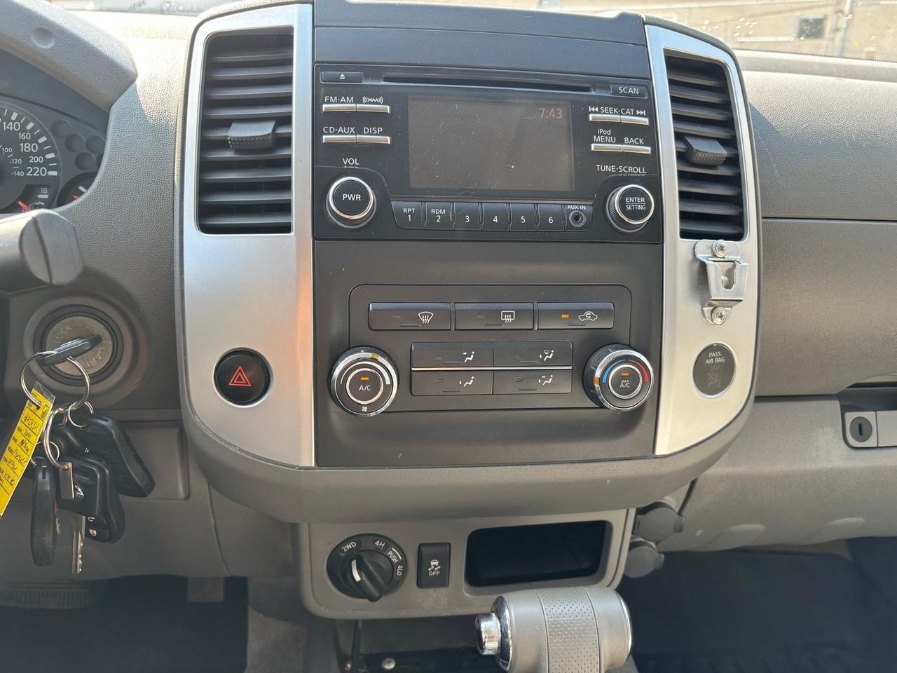 2014 Nissan Frontier SV 4WD CREW CAB LONG BOX-1 OWNER-CERTIFIED!! Photo