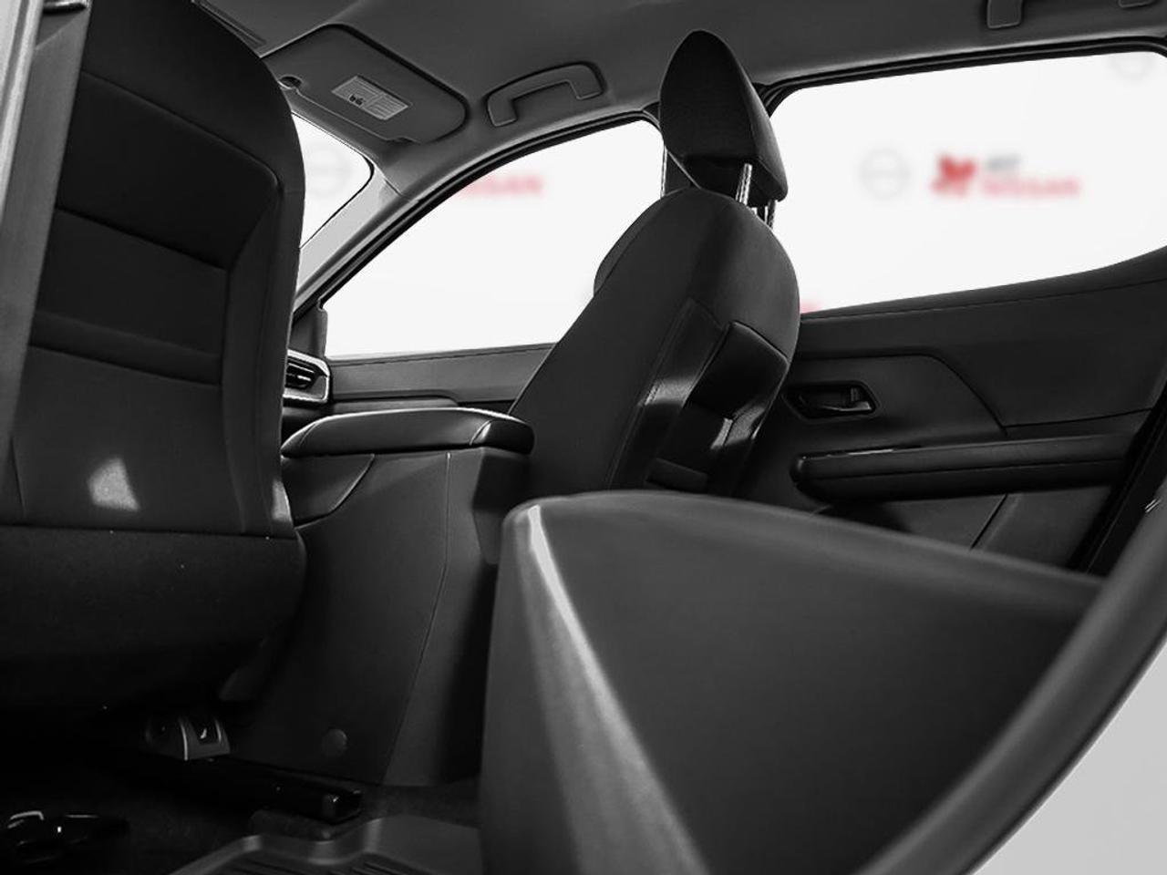 2026 Nissan Kicks S Photo