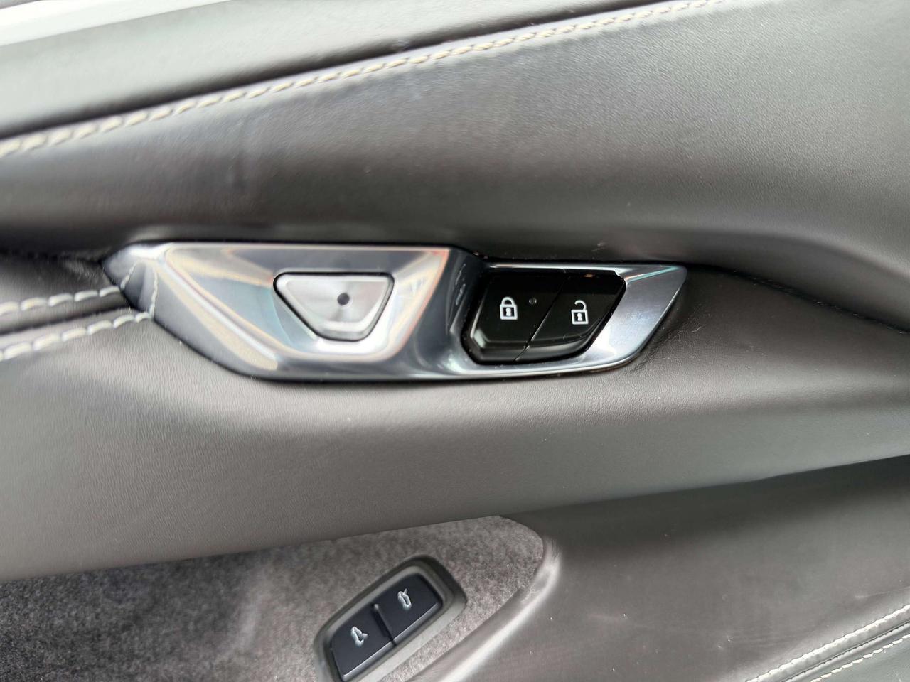 2020 Chevrolet Corvette 3LT-Z51/CONVERTIBLE/LOW KM/NAVI/HUD/BSM/REMOTE Photo