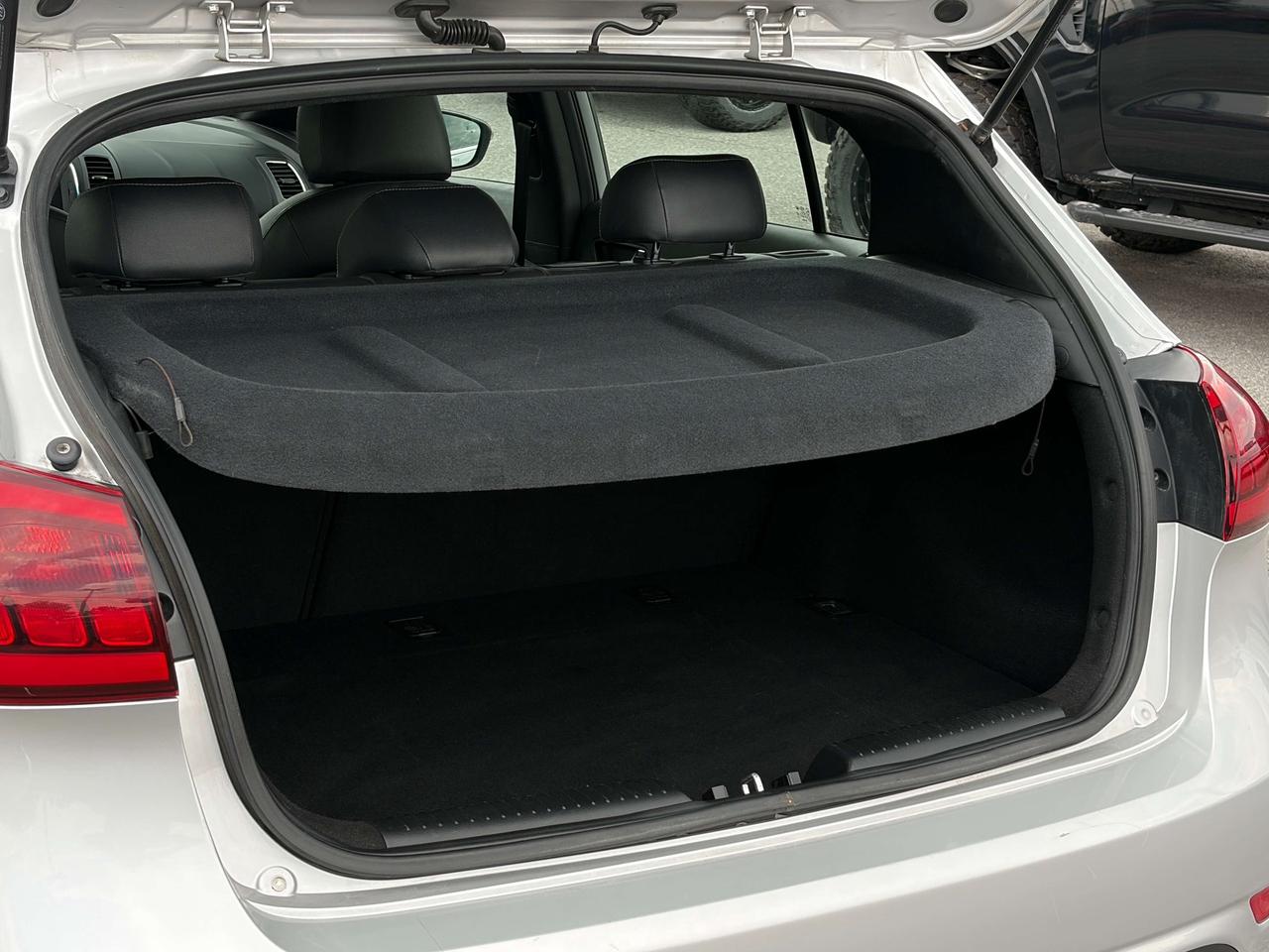 2018 Kia Forte 1.6L SX (A7) 4dr Hatchback Photo
