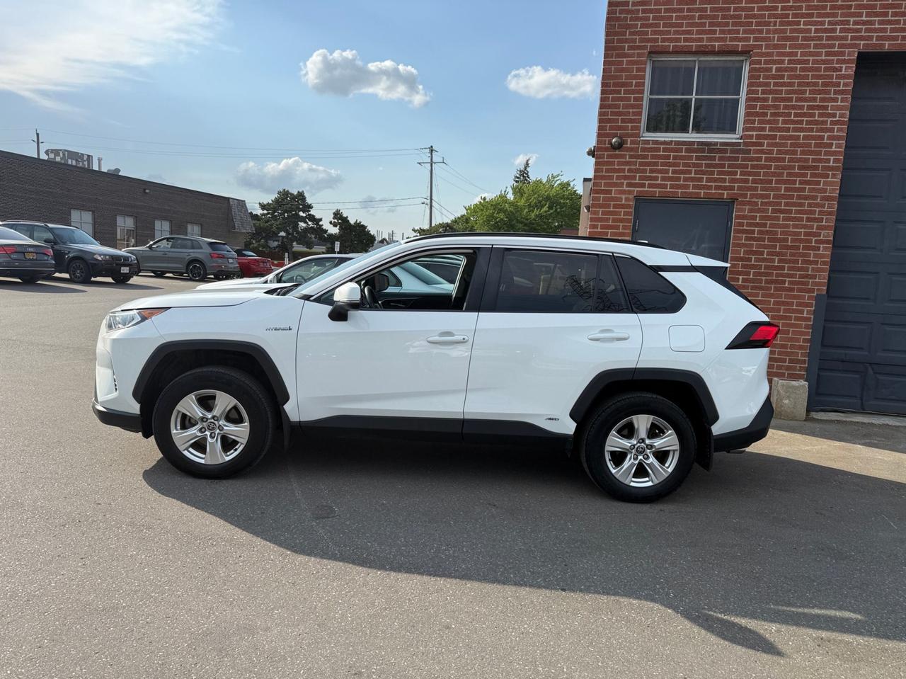 2021 Toyota RAV4 Hybrid XLE AWD Photo