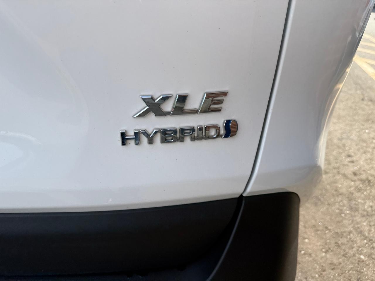 2021 Toyota RAV4 Hybrid XLE AWD Photo