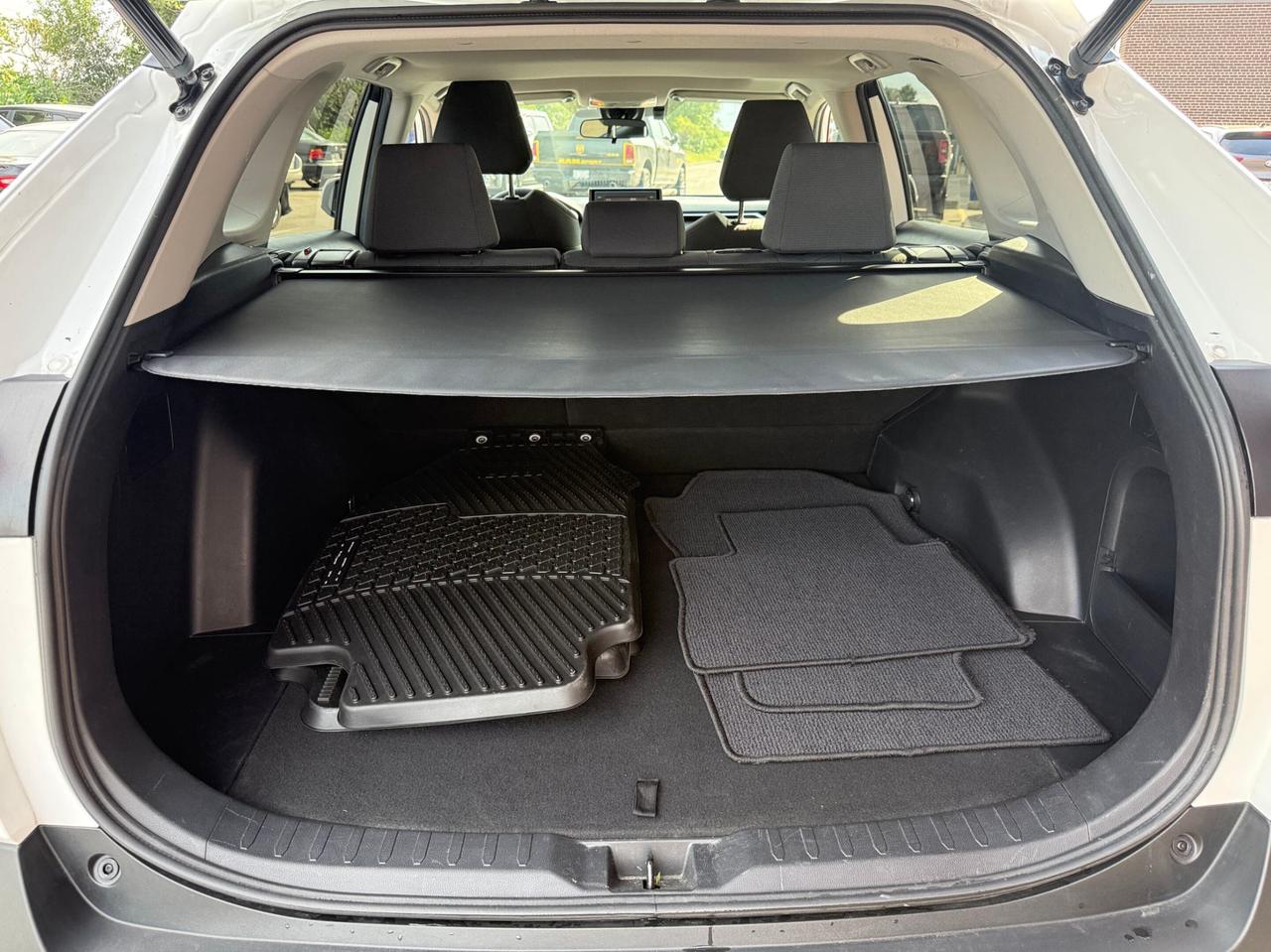 2021 Toyota RAV4 Hybrid XLE AWD Photo
