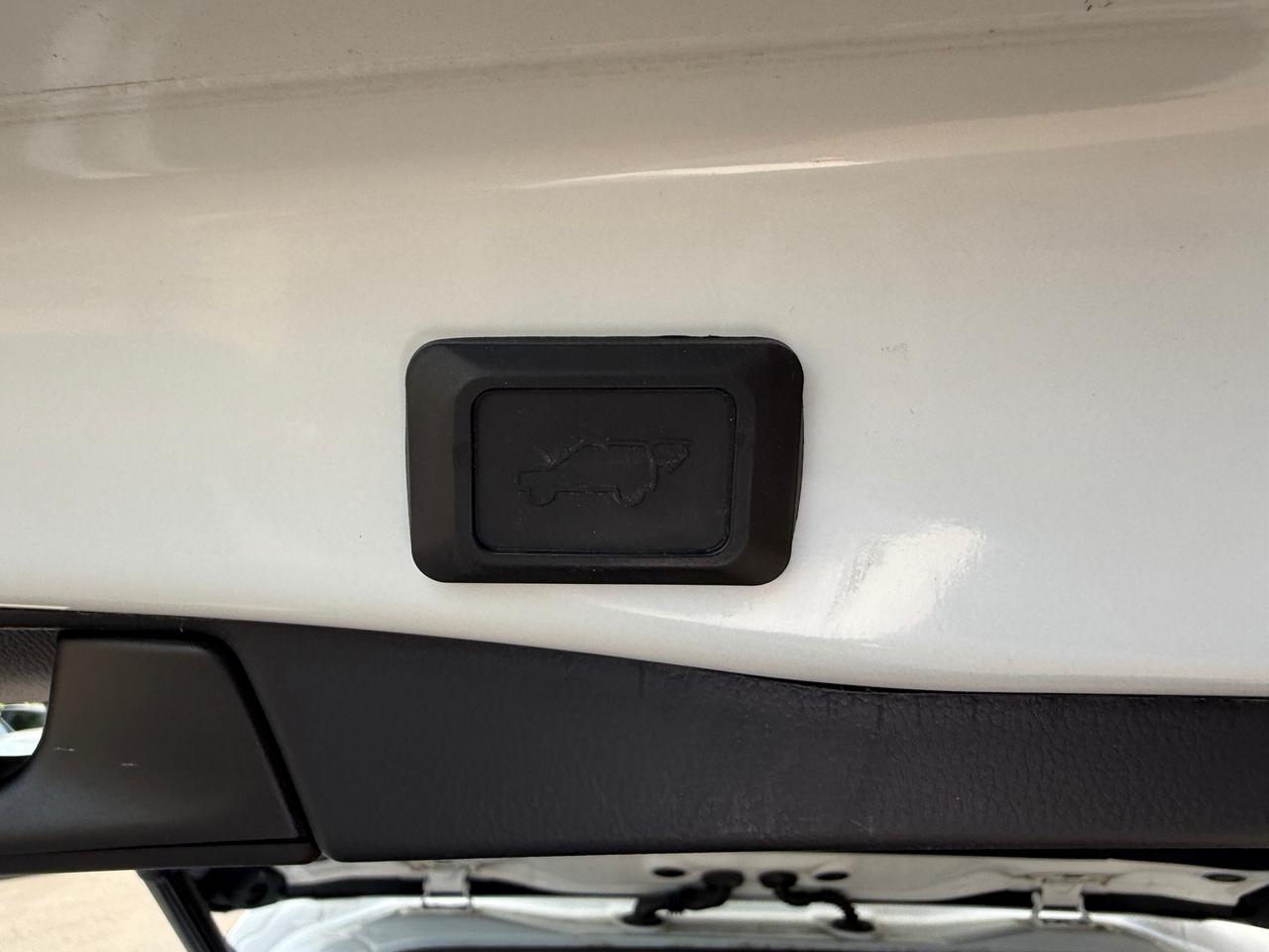 2021 Toyota RAV4 Hybrid XLE AWD Photo
