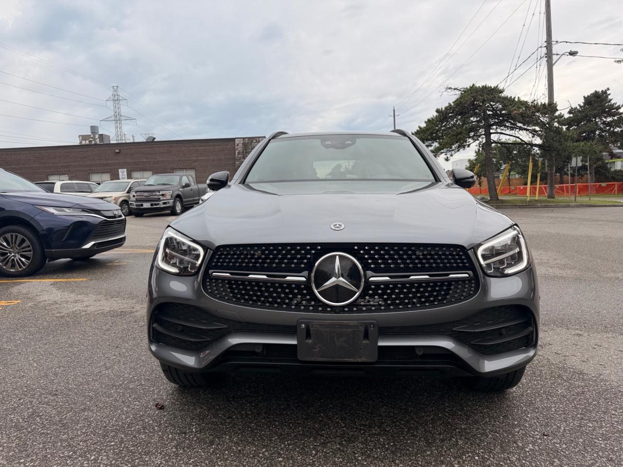 2022 Mercedes-Benz GLC-Class GLC 300 4MATIC SUV, DISTRONIC + WITH PILOT STEERIN Photo