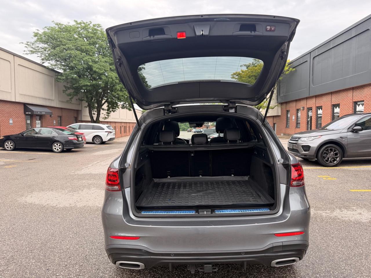 2022 Mercedes-Benz GLC-Class GLC 300 4MATIC SUV, DISTRONIC + WITH PILOT STEERIN Photo