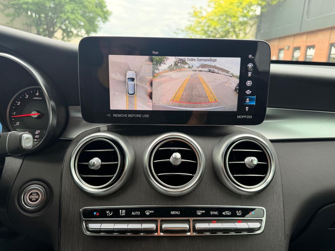2022 Mercedes-Benz GLC-Class GLC 300 4MATIC SUV, DISTRONIC + WITH PILOT STEERIN Photo
