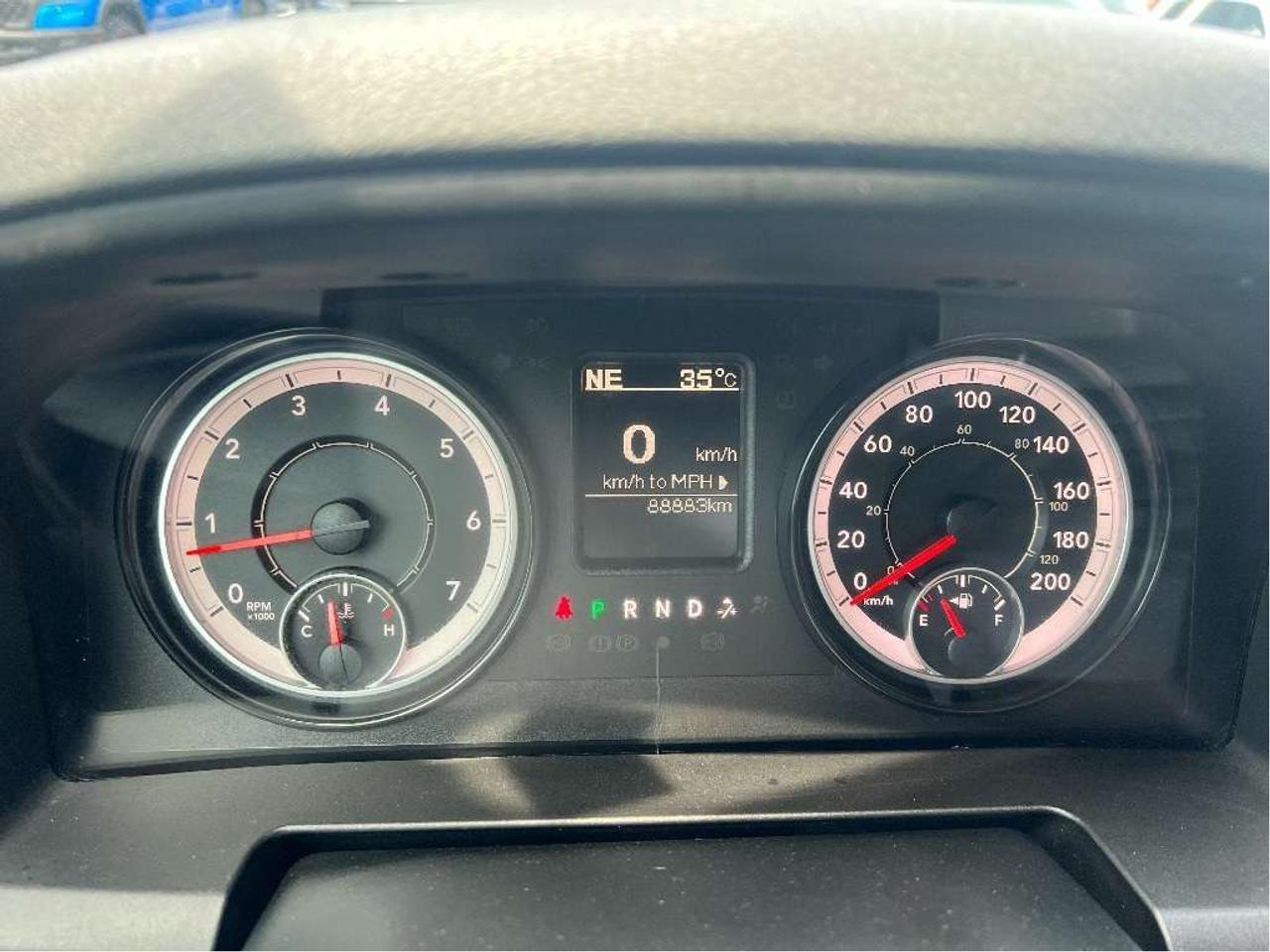2019 RAM 1500 SXT Quad 4x4 V6 *CHROME APPEARANCE *3.55 AXLE Photo