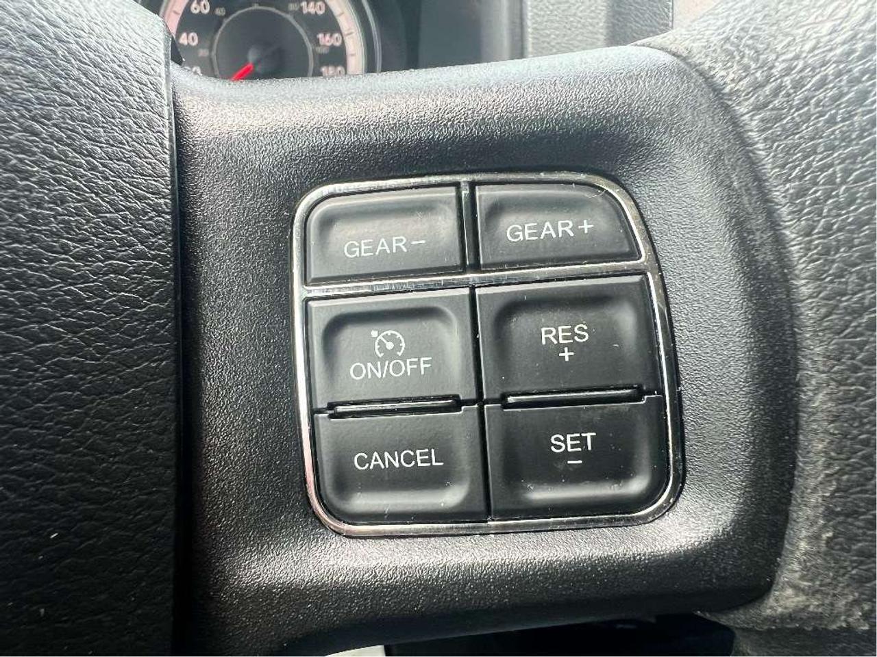 2019 RAM 1500 SXT Quad 4x4 V6 *CHROME APPEARANCE *3.55 AXLE Photo