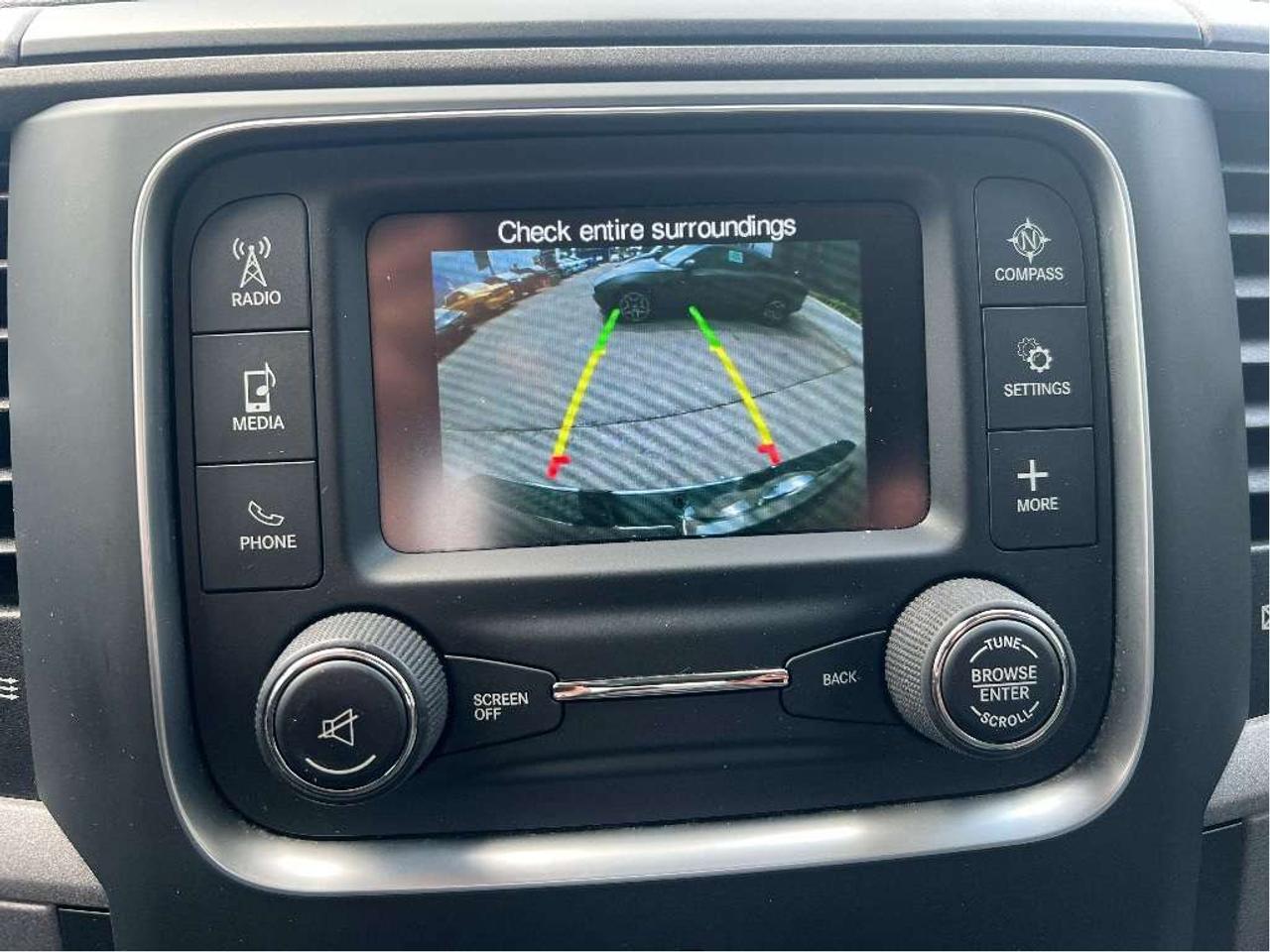 2019 RAM 1500 SXT Quad 4x4 V6 *CHROME APPEARANCE *3.55 AXLE Photo