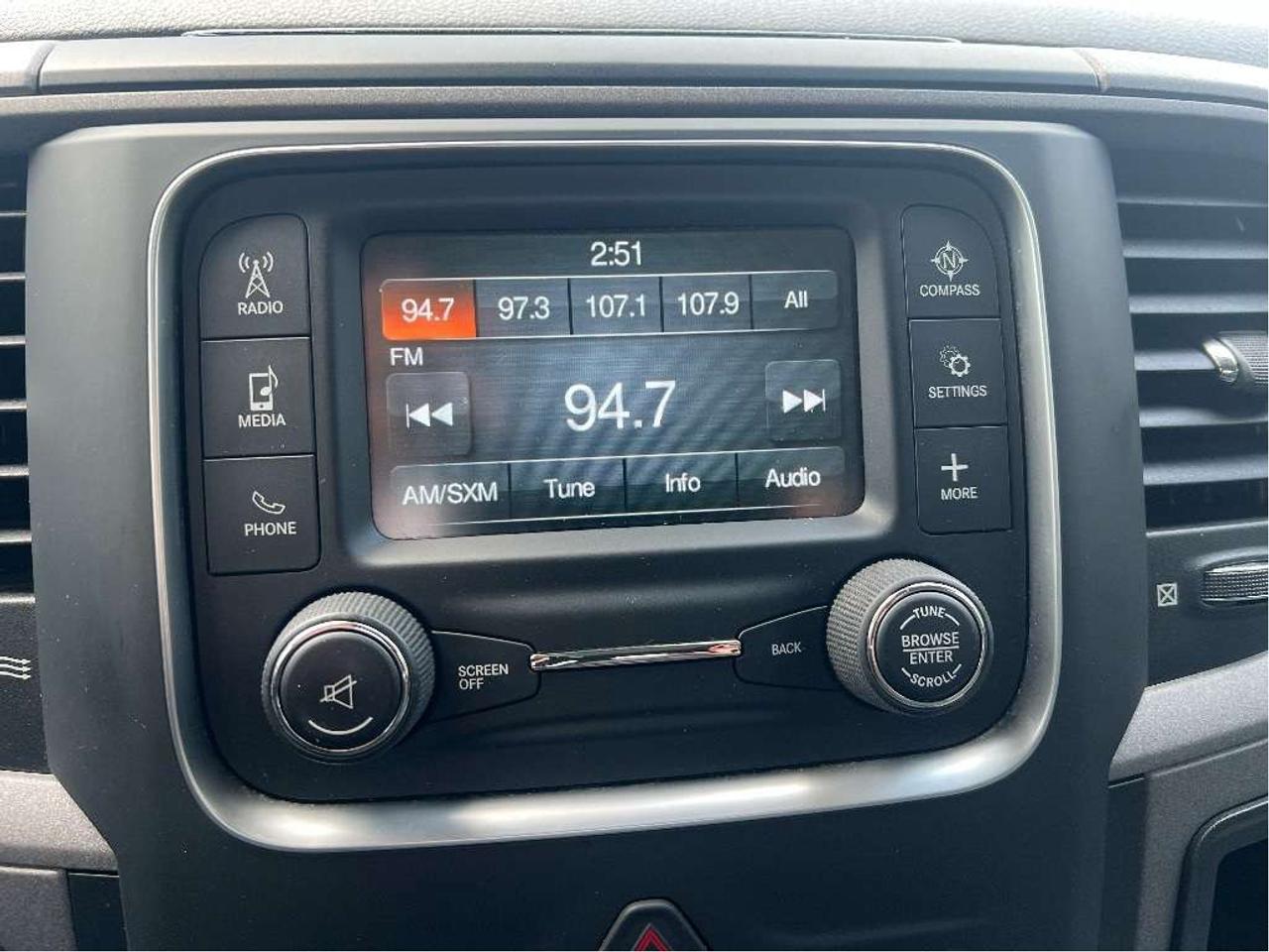 2019 RAM 1500 SXT Quad 4x4 V6 *CHROME APPEARANCE *3.55 AXLE Photo