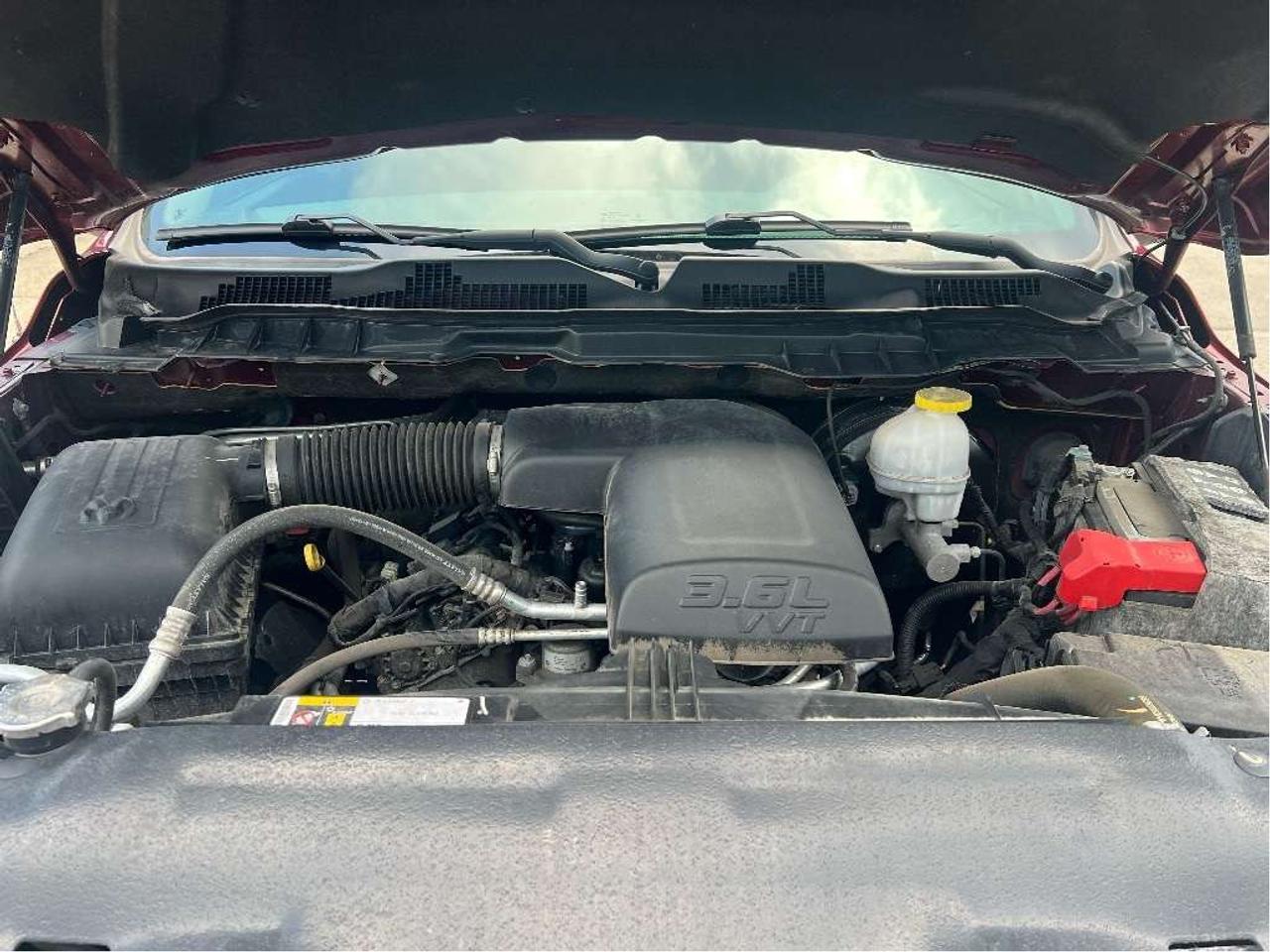 2019 RAM 1500 SXT Quad 4x4 V6 *CHROME APPEARANCE *3.55 AXLE Photo