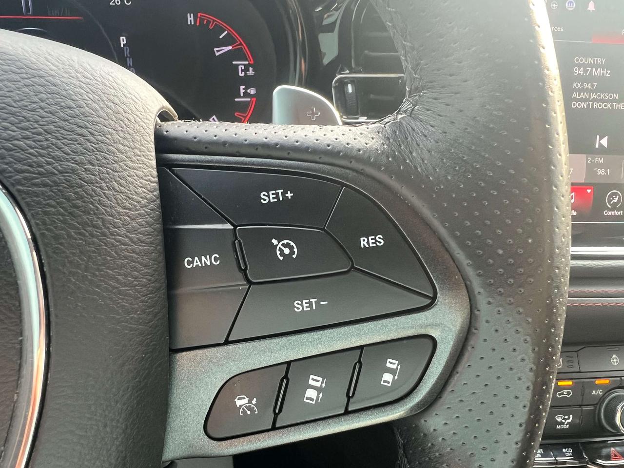 2023 Dodge Durango RT AWD V8 *SUN *LTHR *STRIPES *NAVI *TOW *BLACKTOP Photo