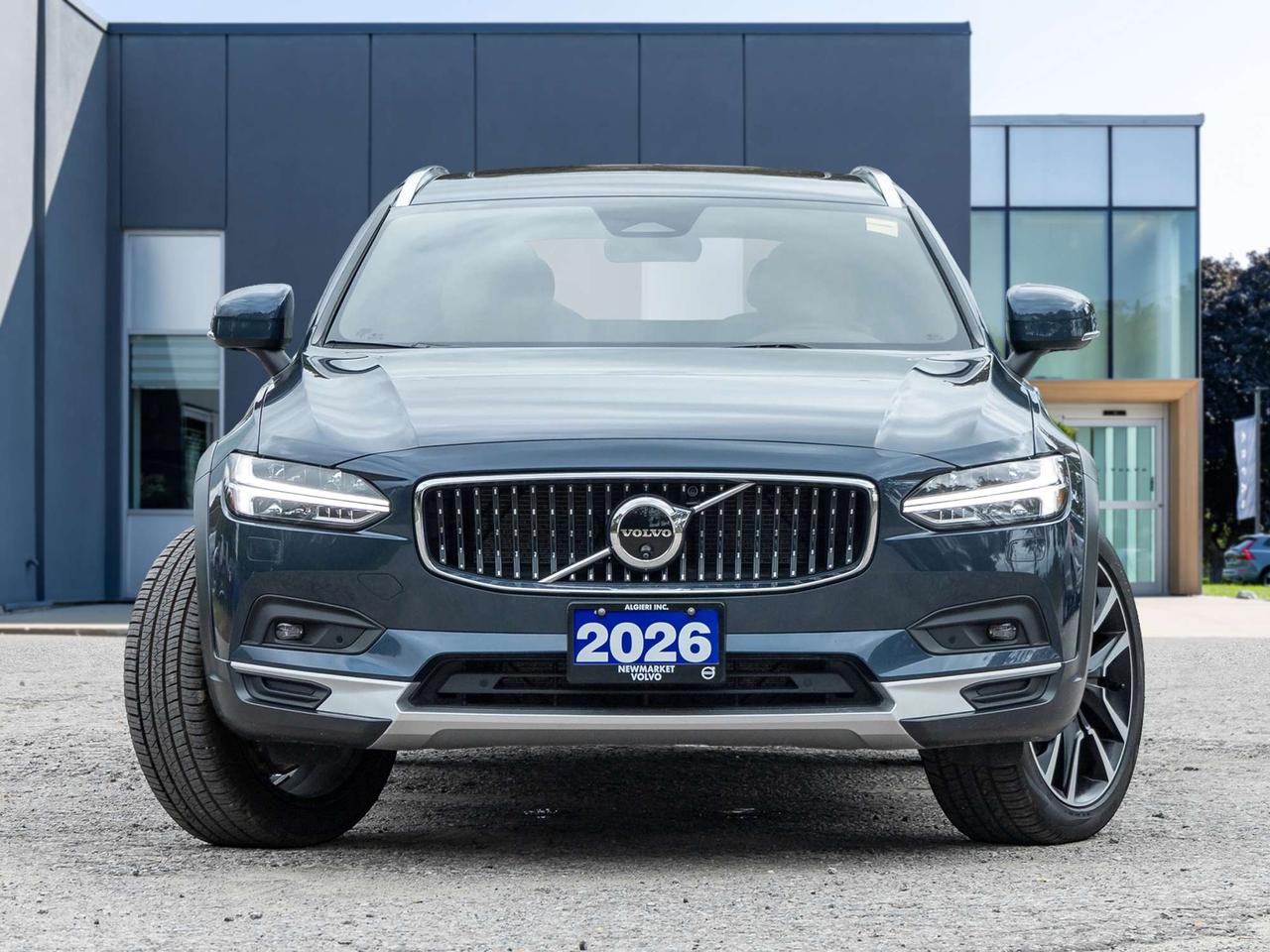 2026 Volvo V90 Cross Country B6 AWD ULTRA  NON DAILY RENTAL  EXEC DEMO  CPO Photo