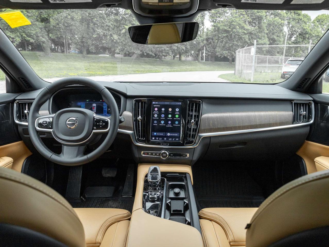 2026 Volvo V90 Cross Country B6 AWD ULTRA  NON DAILY RENTAL  EXEC DEMO  CPO Photo