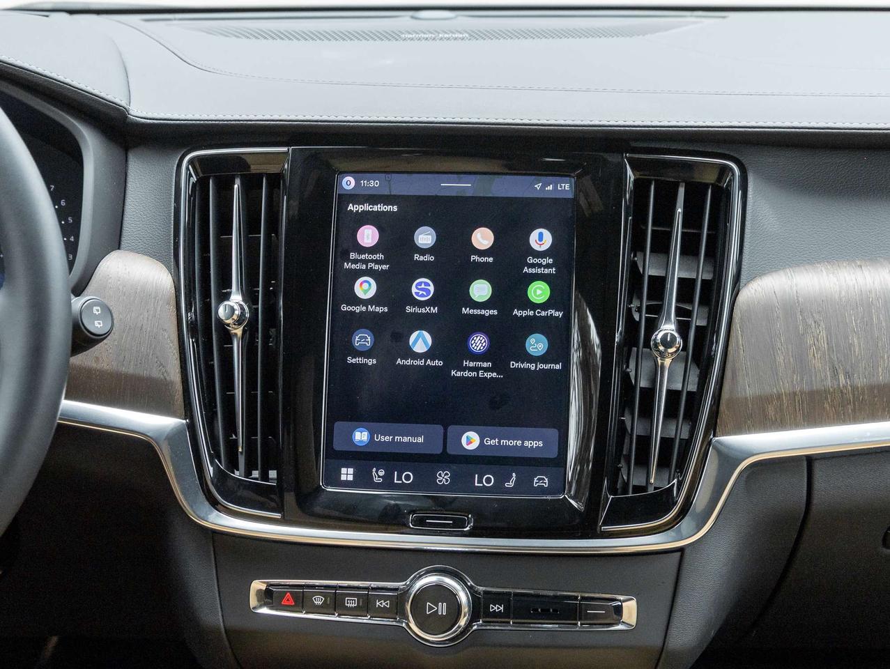 2026 Volvo V90 Cross Country B6 AWD ULTRA  NON DAILY RENTAL  EXEC DEMO  CPO Photo