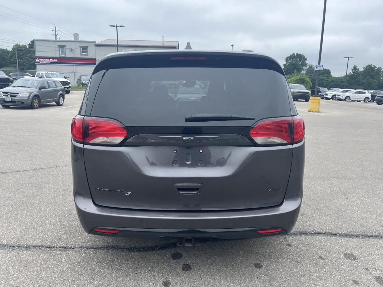 2020 Chrysler Pacifica Launch Edition Photo