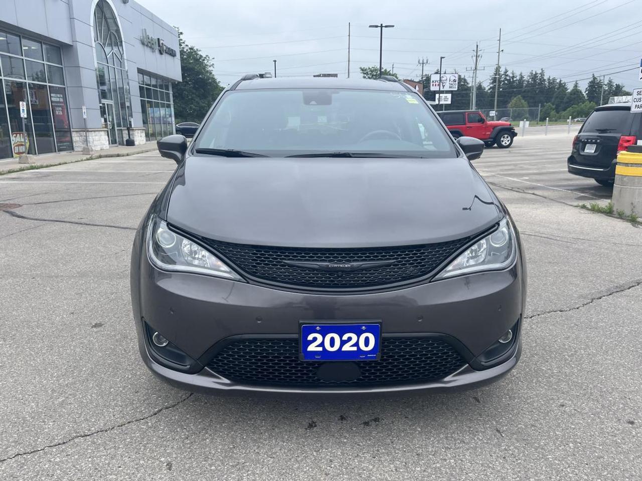 2020 Chrysler Pacifica Launch Edition Photo2