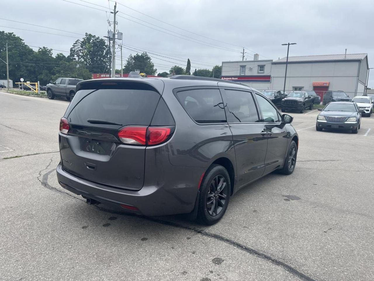 2020 Chrysler Pacifica Launch Edition Photo