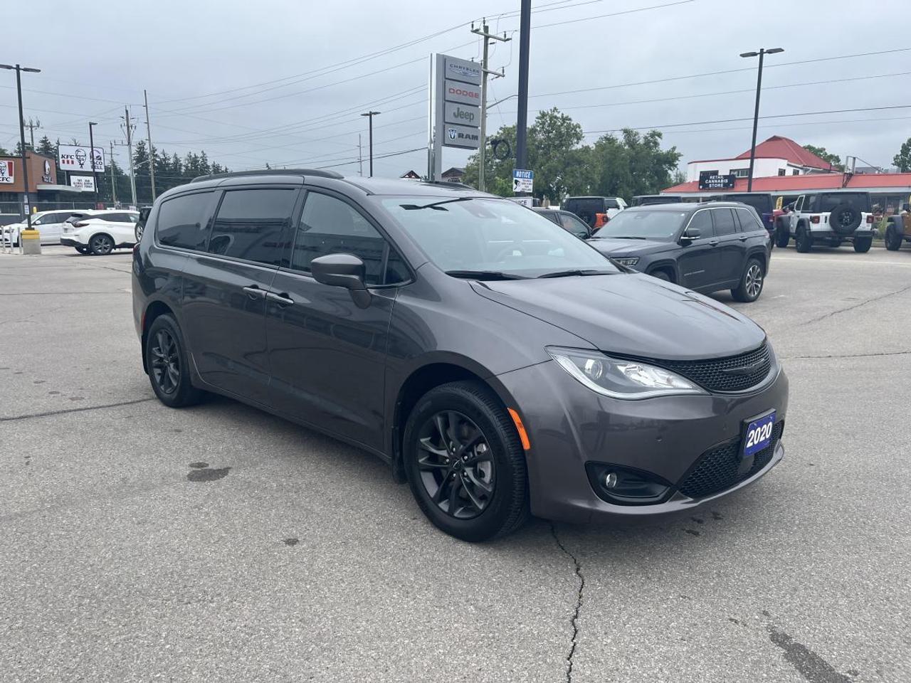 2020 Chrysler Pacifica Launch Edition Photo