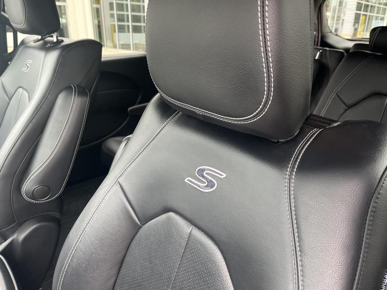 2020 Chrysler Pacifica Launch Edition Photo