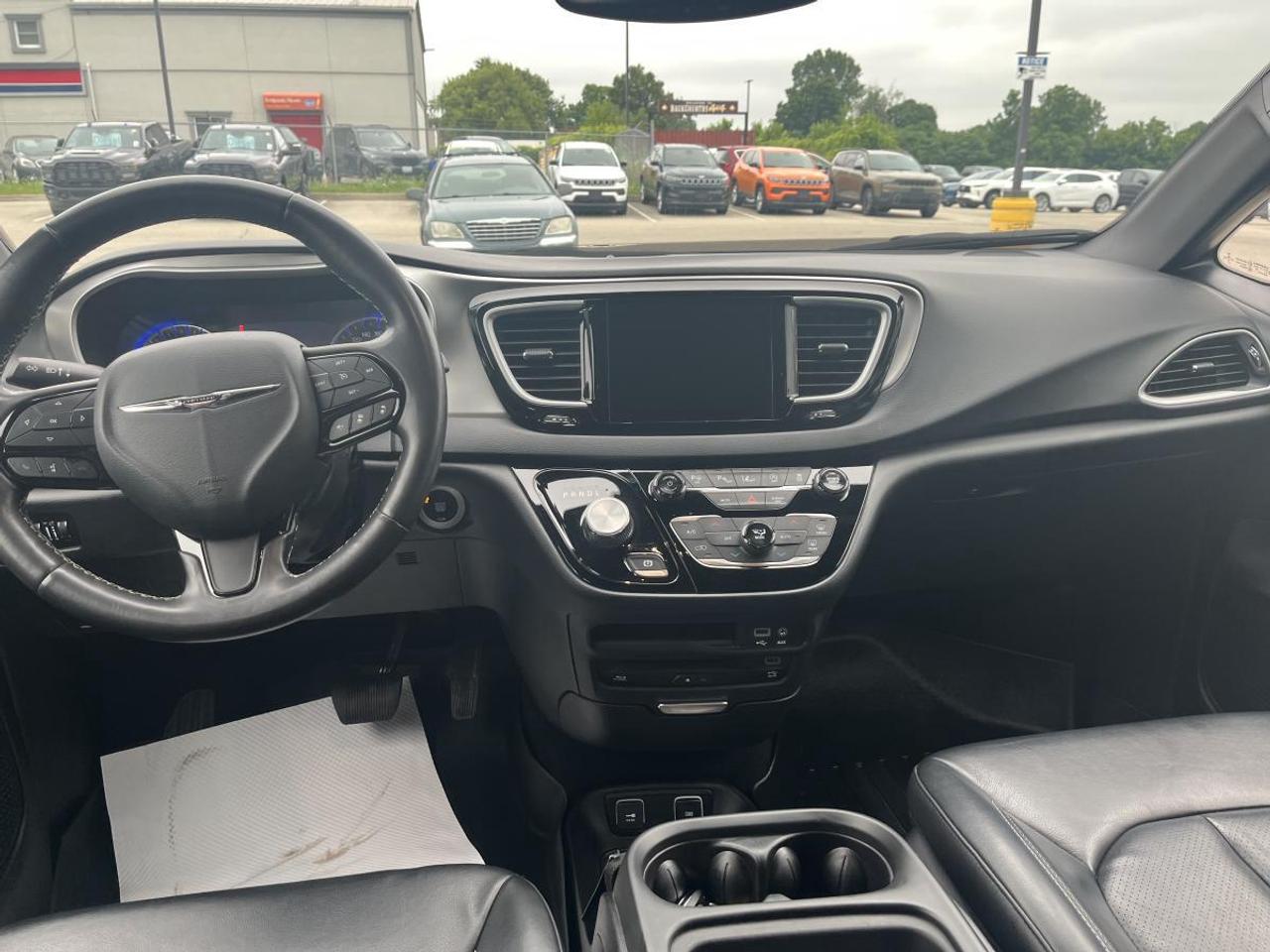 2020 Chrysler Pacifica Launch Edition Photo