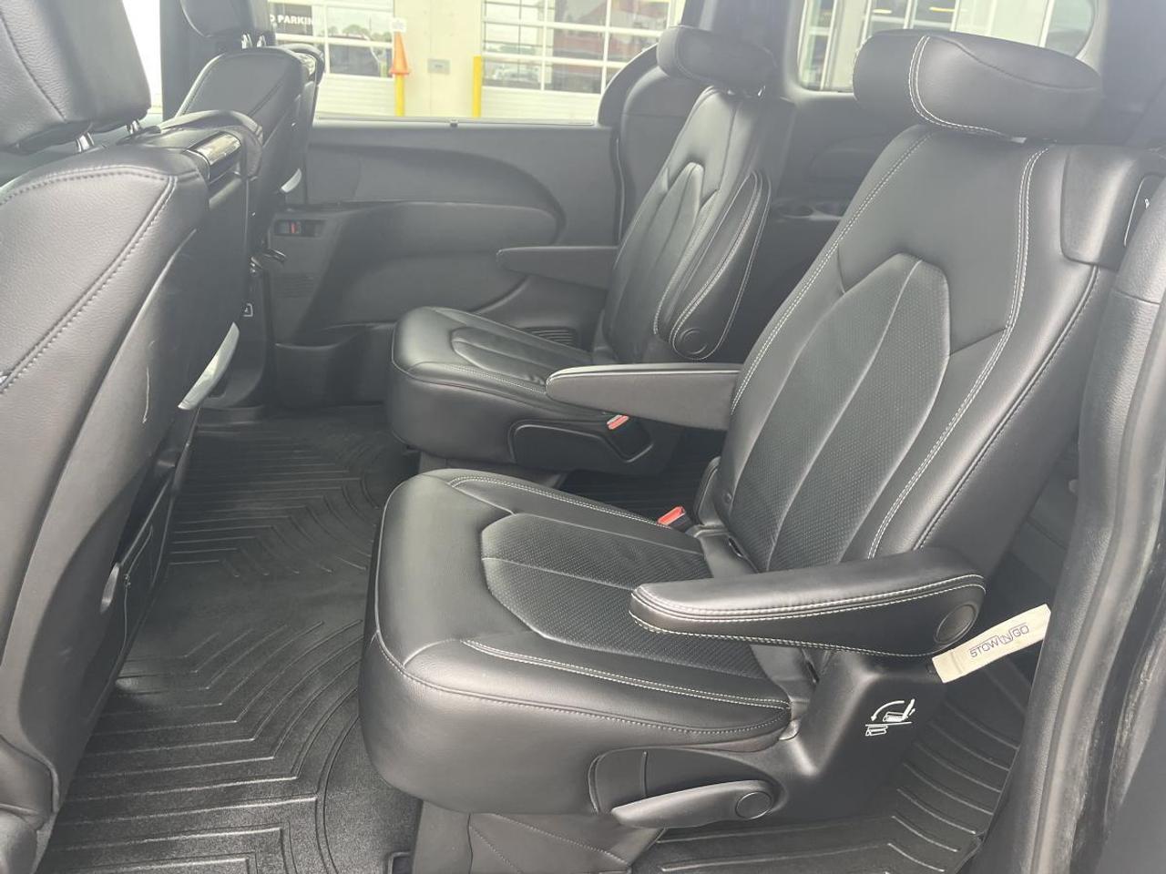 2020 Chrysler Pacifica Launch Edition Photo