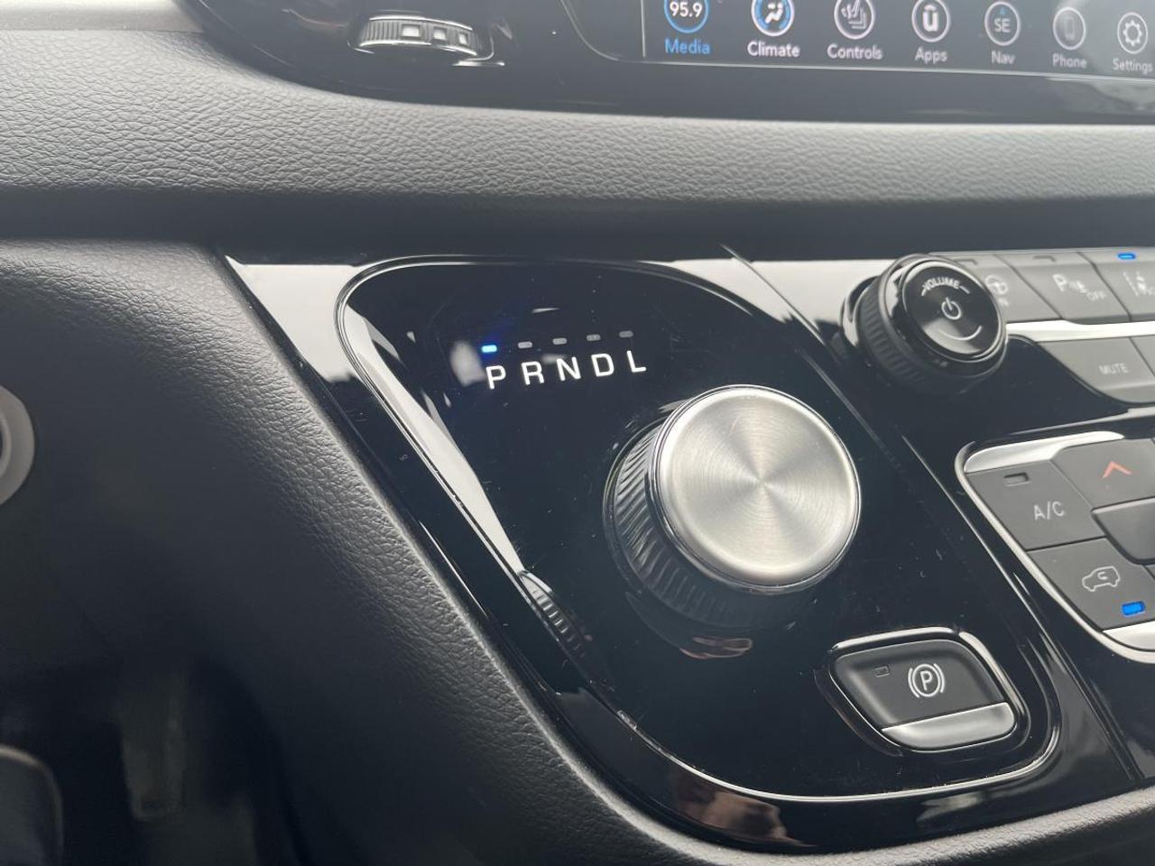 2020 Chrysler Pacifica Launch Edition Photo