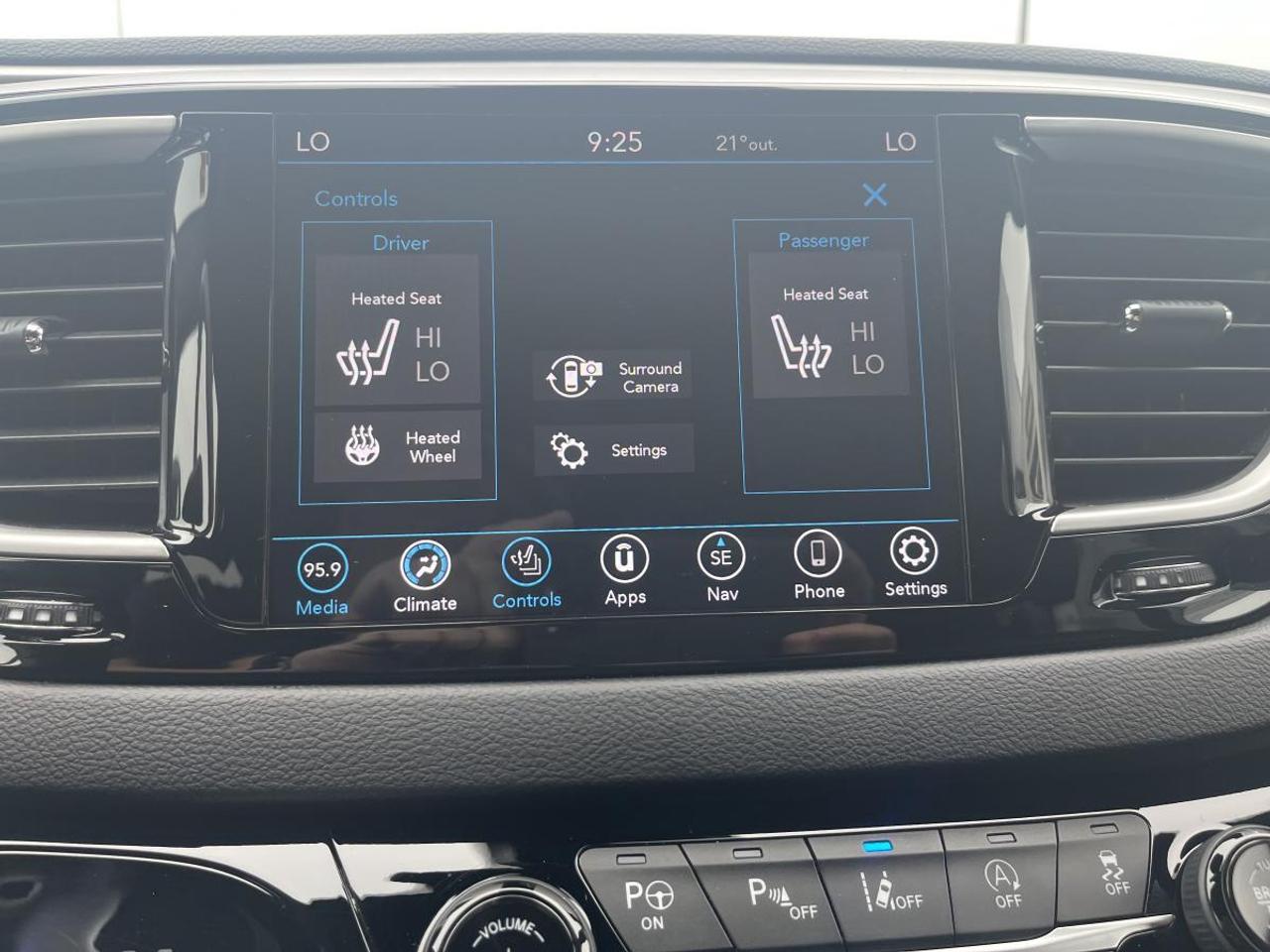 2020 Chrysler Pacifica Launch Edition Photo