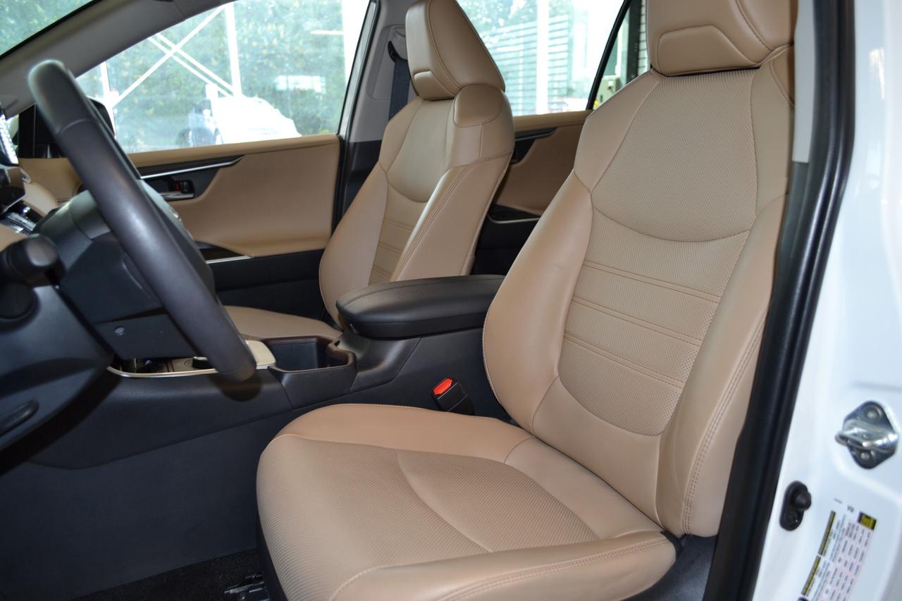 2023 Toyota RAV4 Hybrid Limited Photo