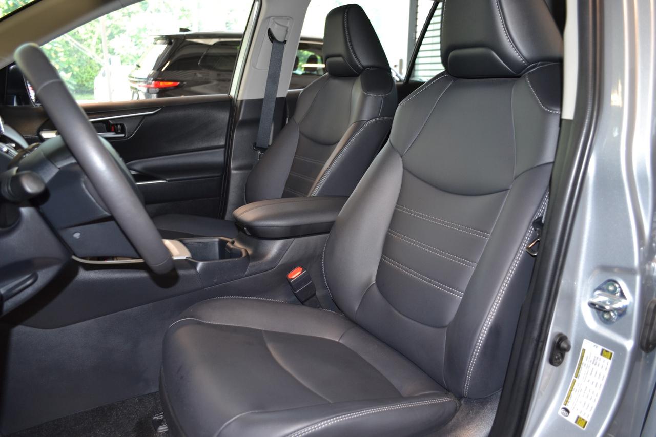 2025 Toyota RAV4 Hybrid XLE Photo