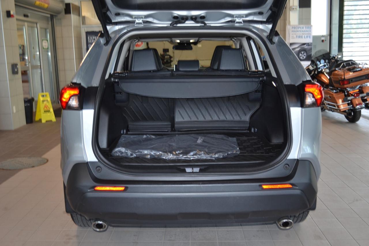 2025 Toyota RAV4 Hybrid XLE Photo