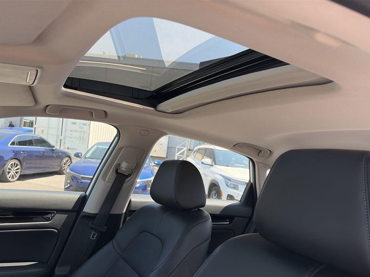 2022 Honda Civic Sedan Touring ONE OWNER   FULL SERVICE HISTORY   LTHR SE Photo
