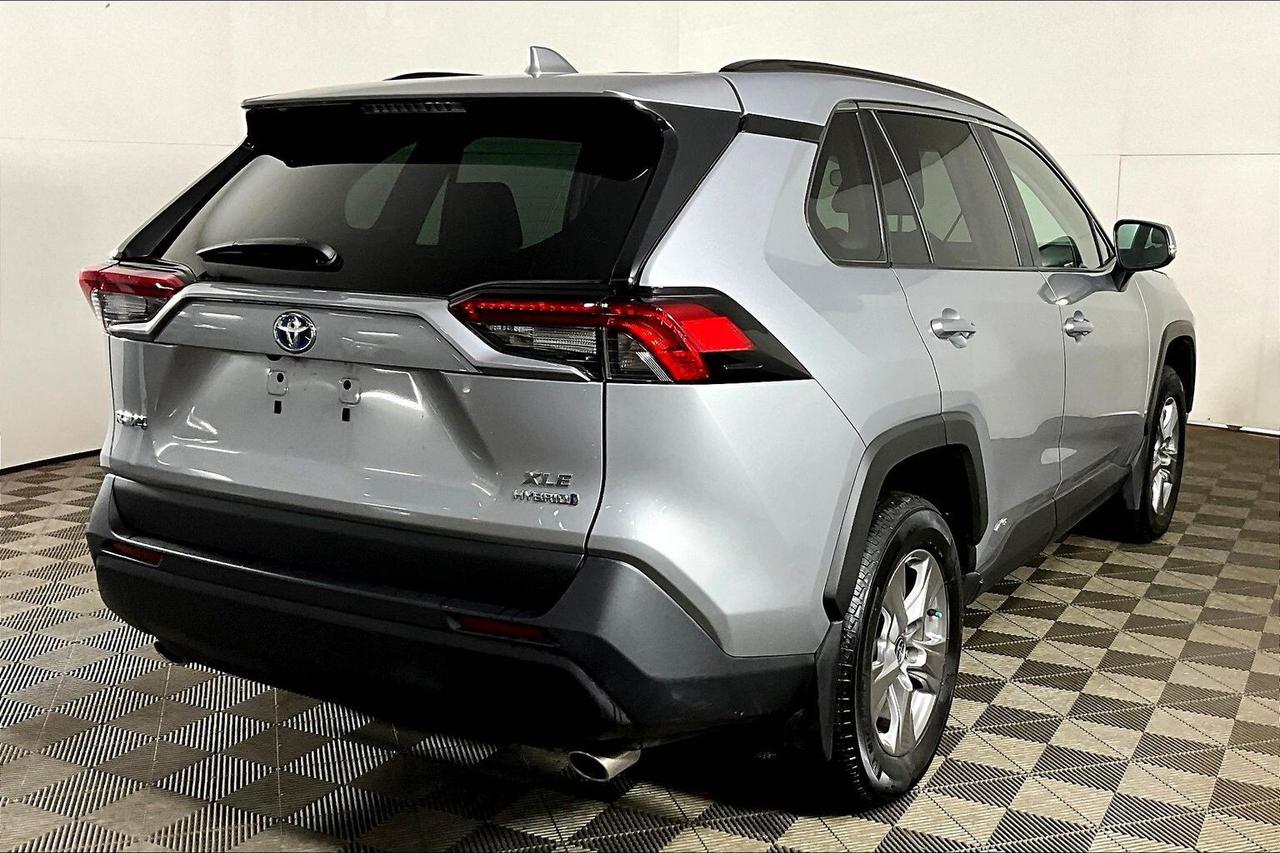 2024 Toyota RAV4 Hybrid XLE AWD Photo