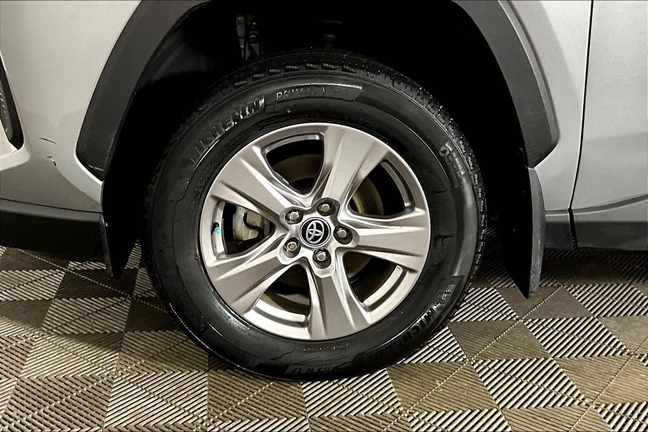 2024 Toyota RAV4 Hybrid XLE AWD Photo