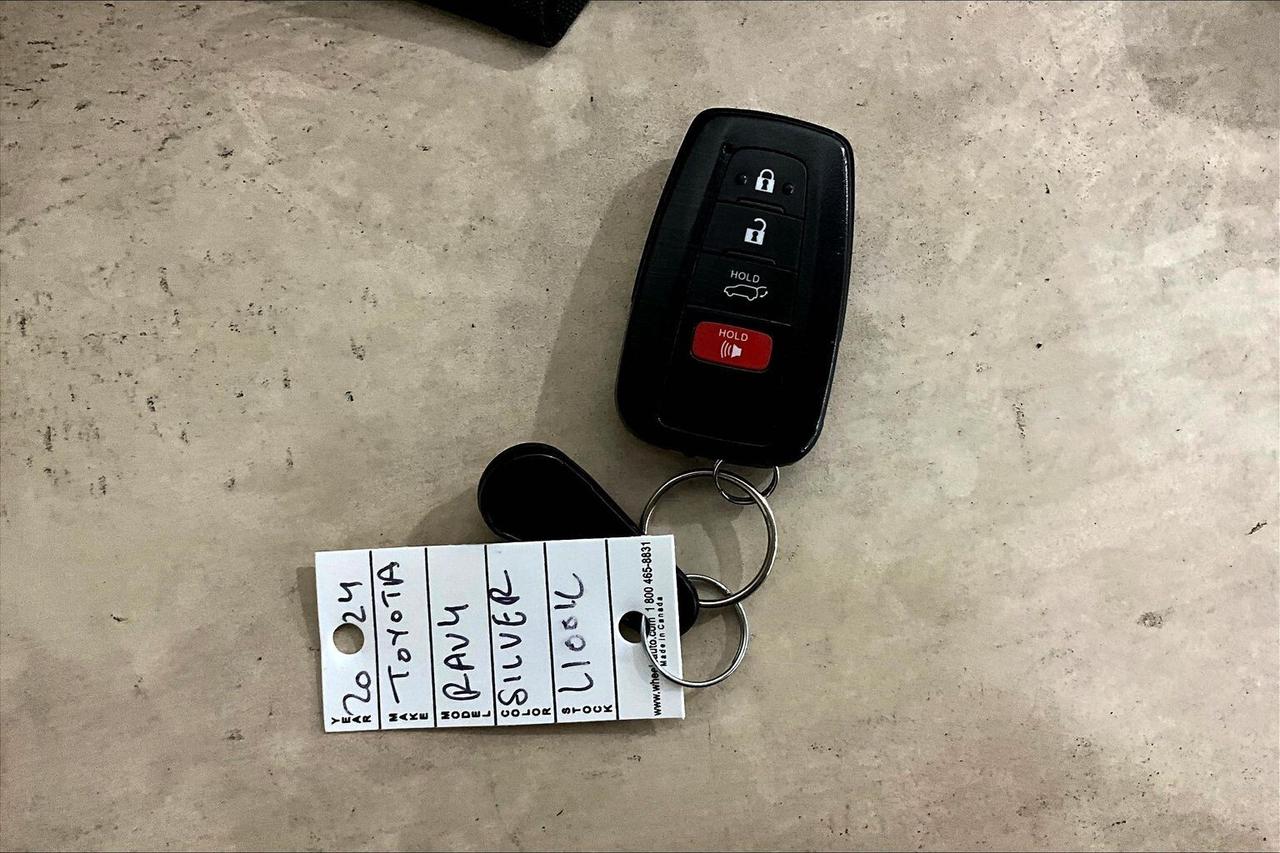 2024 Toyota RAV4 Hybrid XLE AWD Photo