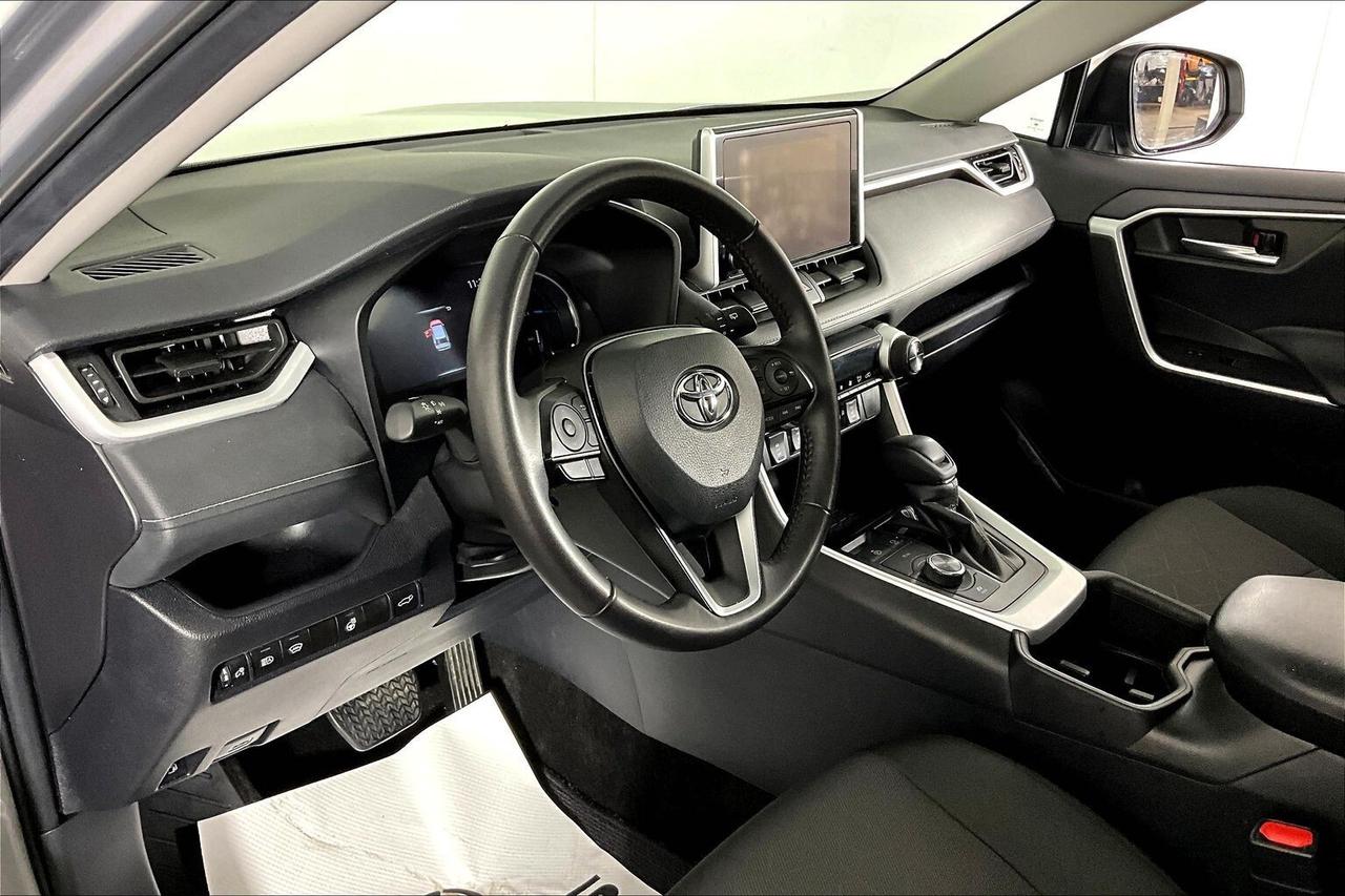 2024 Toyota RAV4 Hybrid XLE AWD Photo