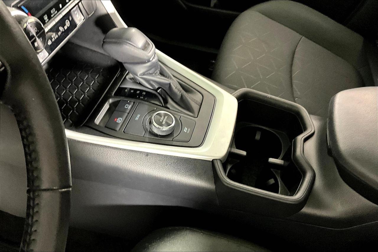 2024 Toyota RAV4 Hybrid XLE AWD Photo