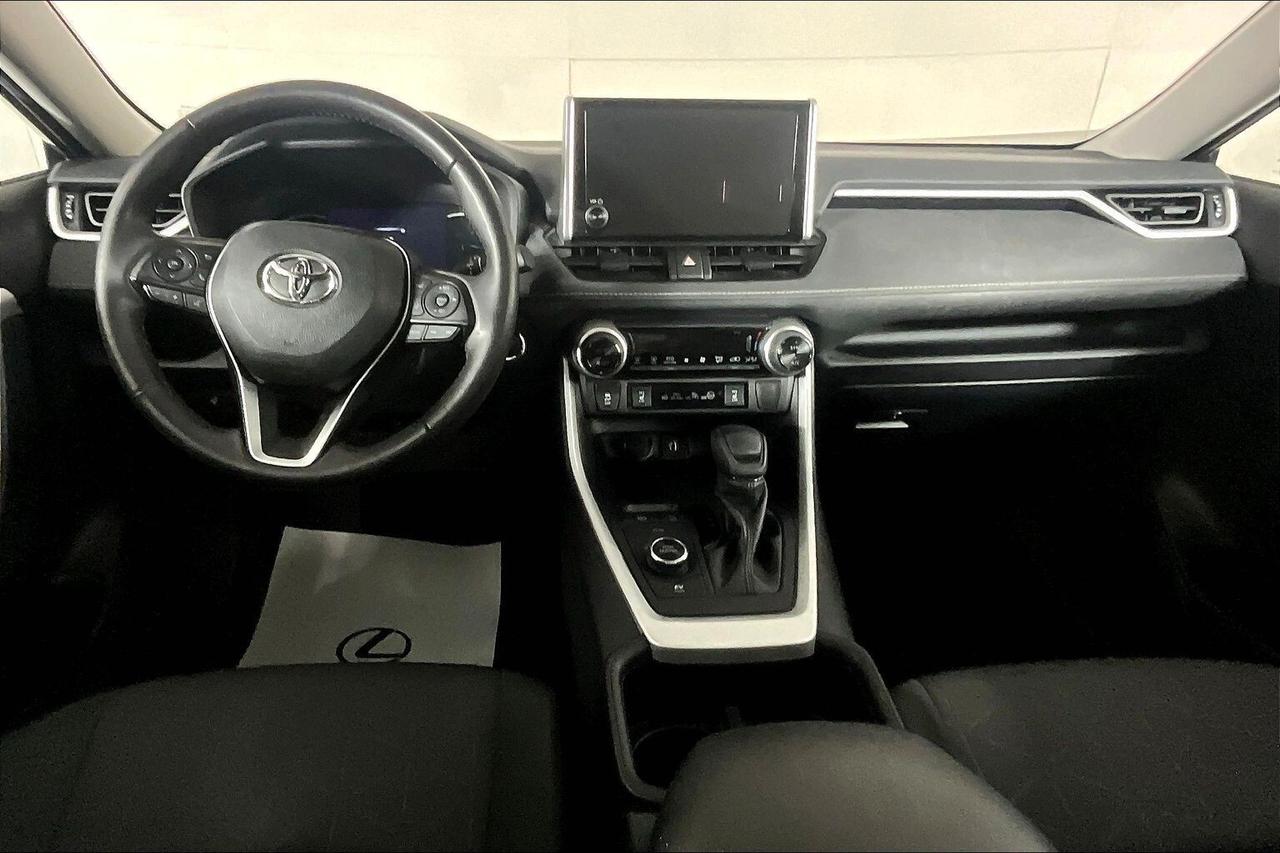 2024 Toyota RAV4 Hybrid XLE AWD Photo