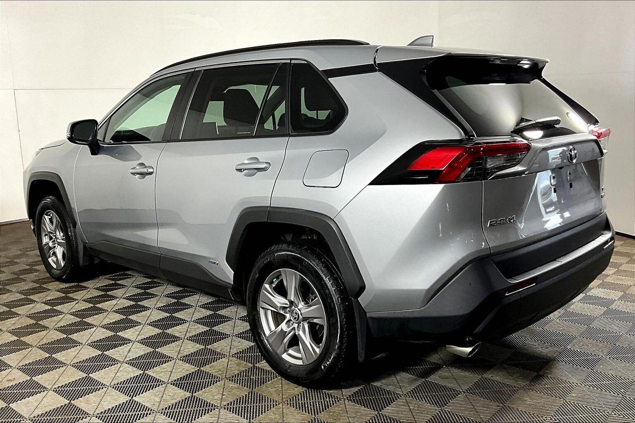 2024 Toyota RAV4 Hybrid XLE AWD Photo