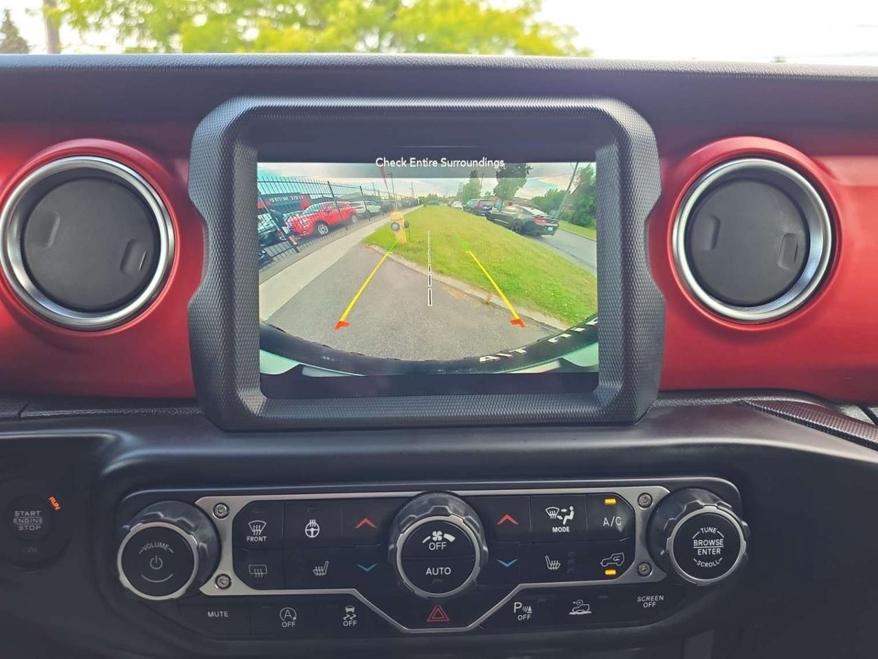 2021 Jeep Wrangler Unlimited Rubicon 4x4 * NO ACCIDENTS / SKY ONE-TOUCH POWER TOP Photo