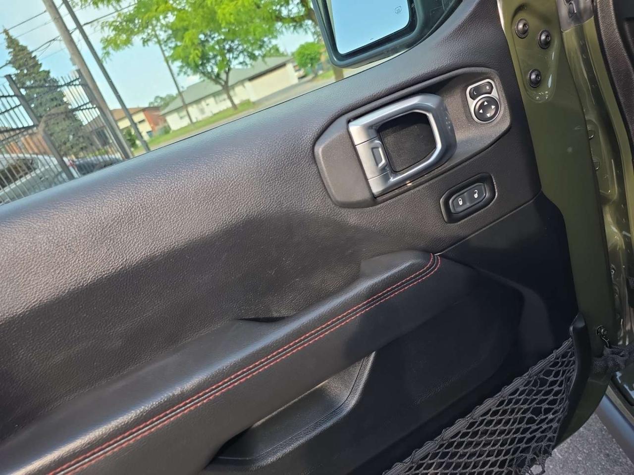 2021 Jeep Wrangler Unlimited Rubicon 4x4 * NO ACCIDENTS / SKY ONE-TOUCH POWER TOP Photo