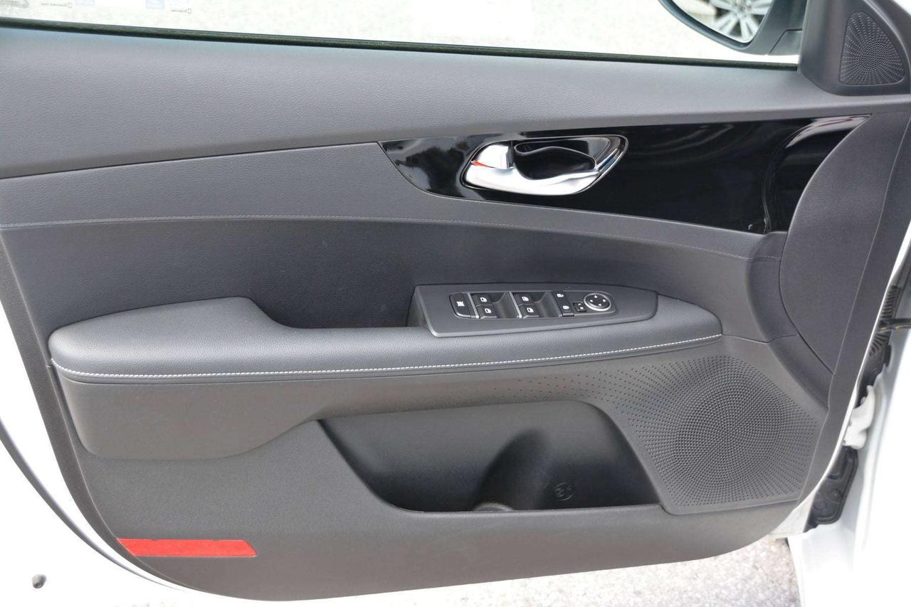 2023 Kia Forte EX+ Photo