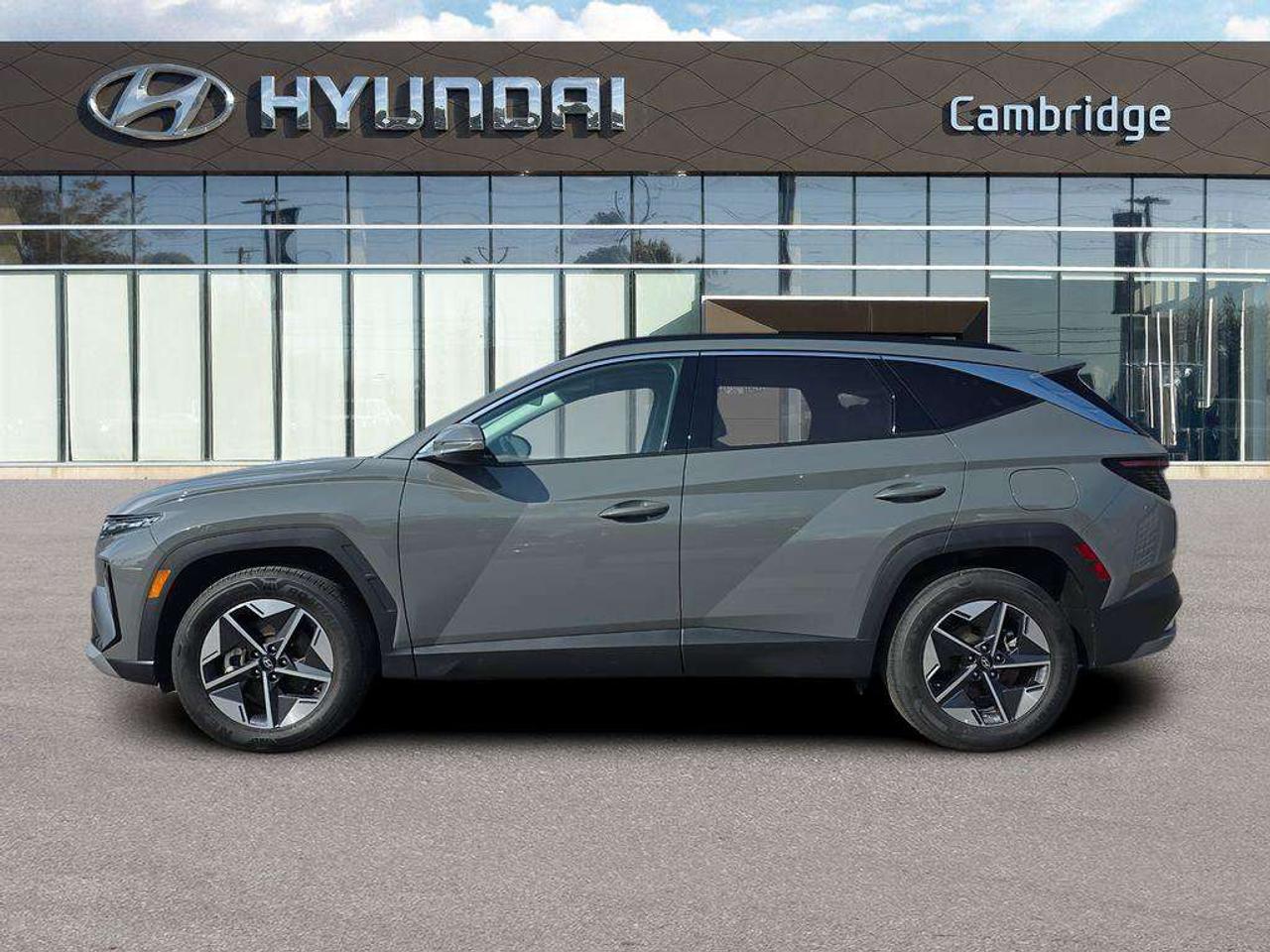 2025 Hyundai Tucson Preferred Trend   NO ACCIDENTS CARPLAY 7.7L/100KM Photo